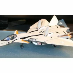 Macross Plus VF-11B Thunderbolt 1/72 Scale Model Kit