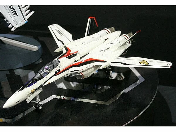 Macross Frontier VF-25F/S Messiah 1/72 Scale Model Kit 3 Macross Frontier VF-25F/S Messiah 1/72 Scale Model Kit - Image 3
